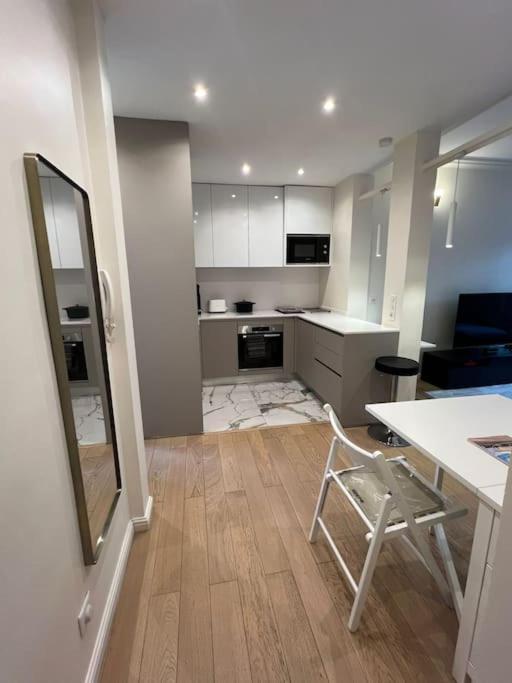 Charmant Appartement Alesia Paris Exterior foto